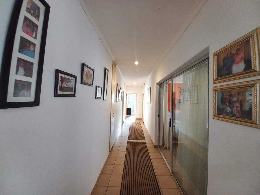 3 Bedroom Property for Sale in Safari Gardens North West